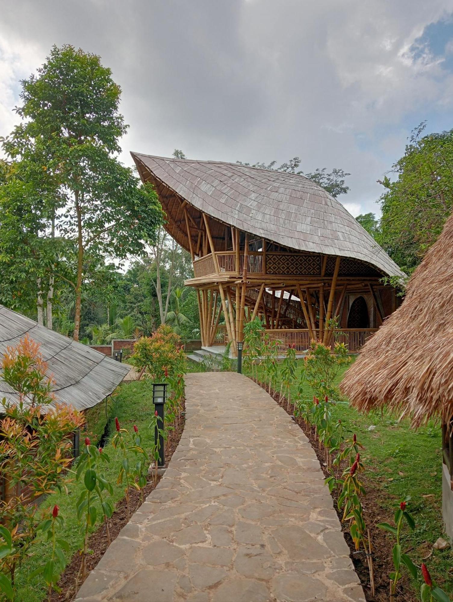 The Osing Bamboo Resort - A Liberta Collection Banyuwangi  Exterior foto